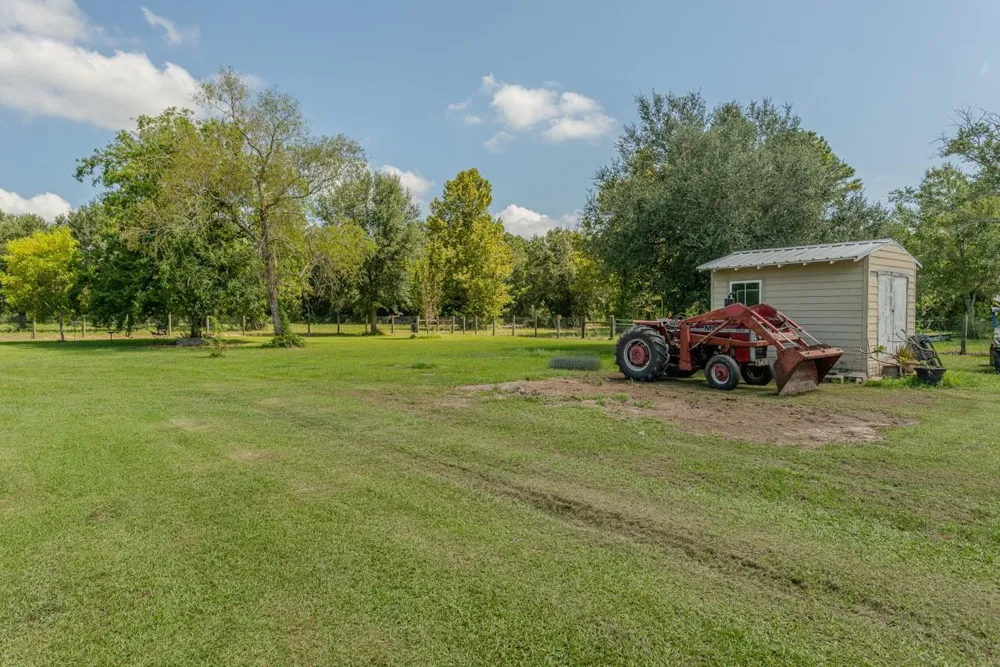 1401 E Buccaneer Drive Winnie, TX 77665