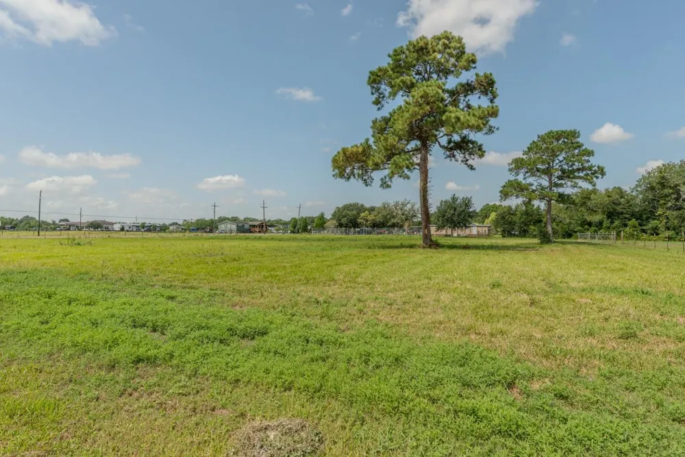 1401 E Buccaneer Drive Winnie, TX 77665