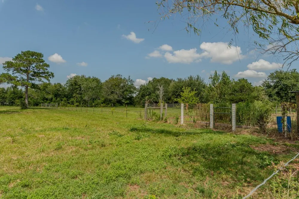 1401 E Buccaneer Drive Winnie, TX 77665