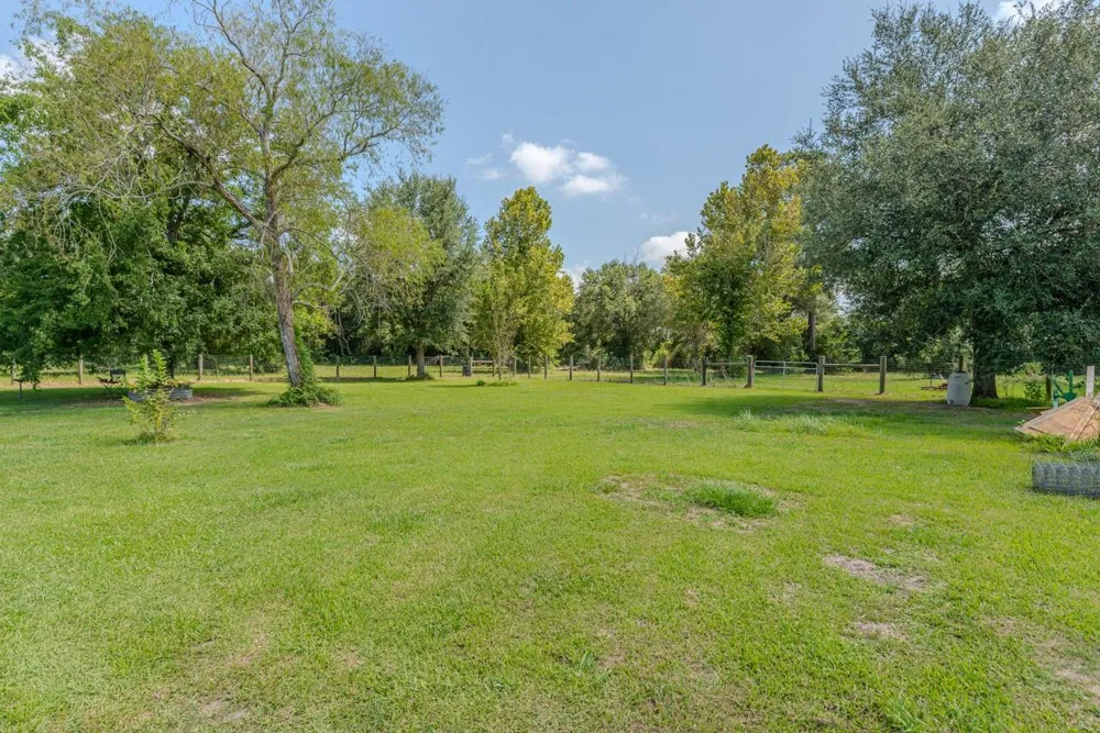 1401 E Buccaneer Drive Winnie, TX 77665
