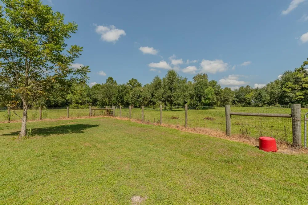 1401 E Buccaneer Drive Winnie, TX 77665