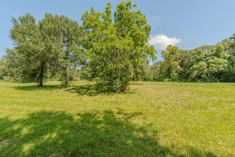 1401 E Buccaneer Drive Winnie, TX 77665