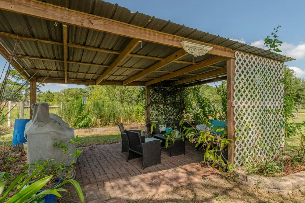 1401 E Buccaneer Drive Winnie, TX 77665