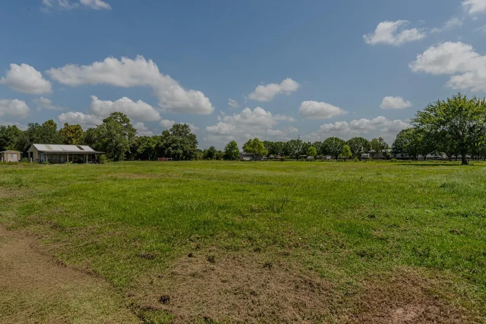 1401 E Buccaneer Drive Winnie, TX 77665