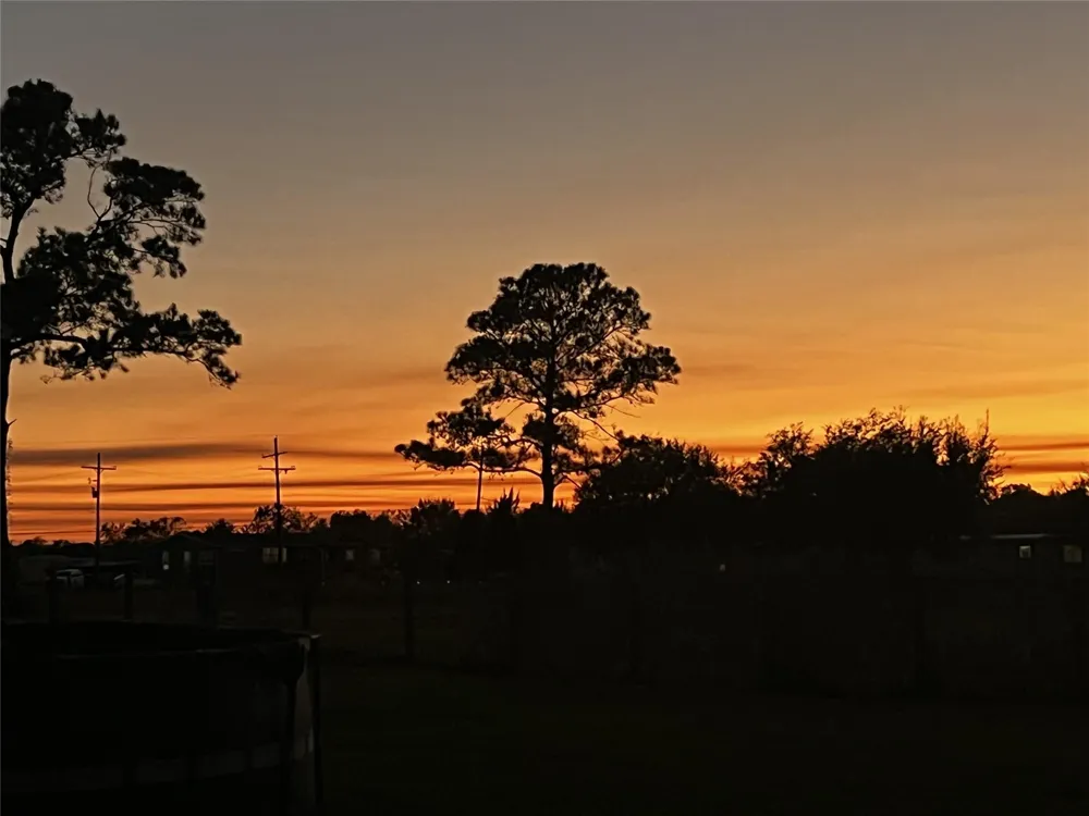 1401 E Buccaneer Drive Winnie, TX 77665