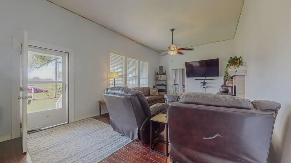 1401 E Buccaneer Drive Winnie, TX 77665