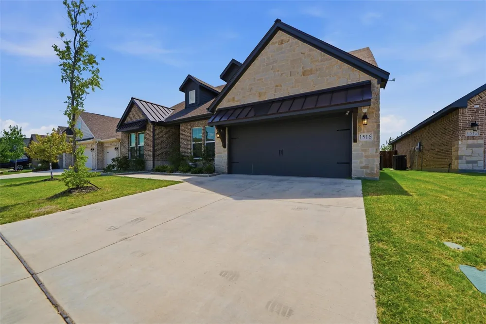 1516 Somerset Lane Weatherford, TX 76087