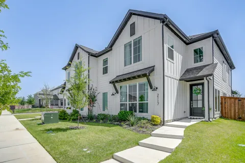 2117 Eastus Lane