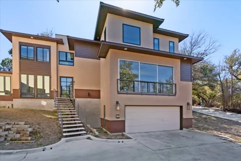 1405 Parkinson Drive