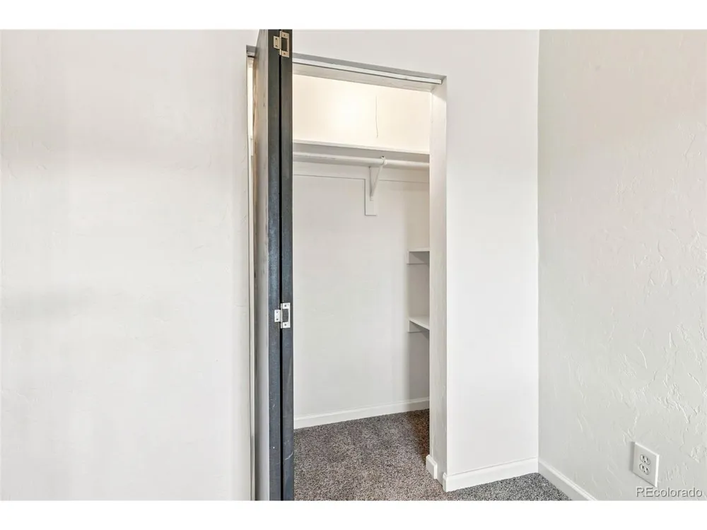26222 S End Road Kittredge, CO 80457