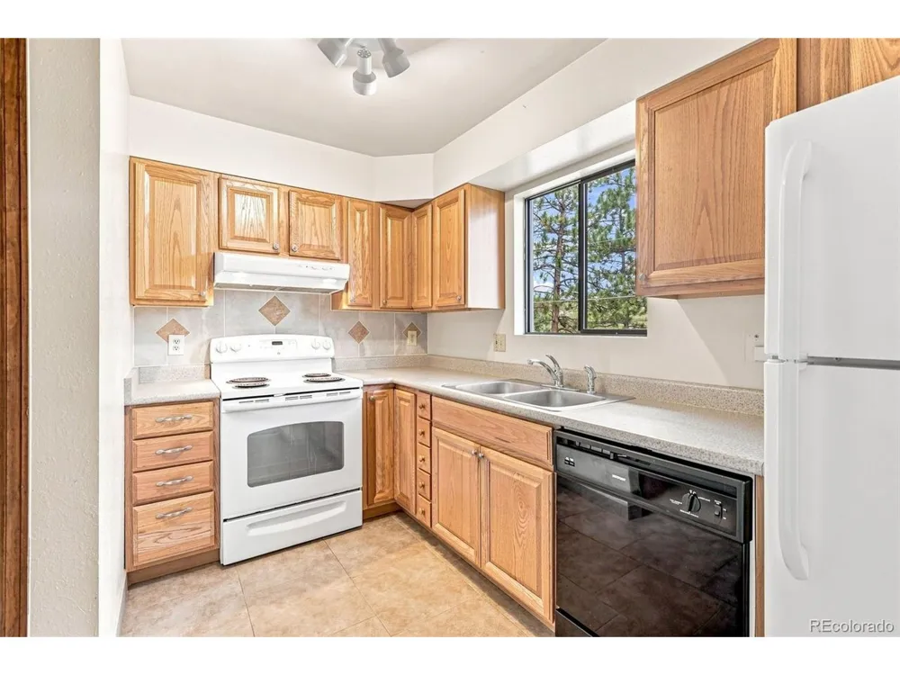 26222 S End Road Kittredge, CO 80457
