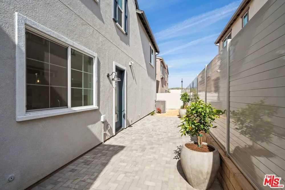 4874 Arroyo Run Moorpark, CA 93021