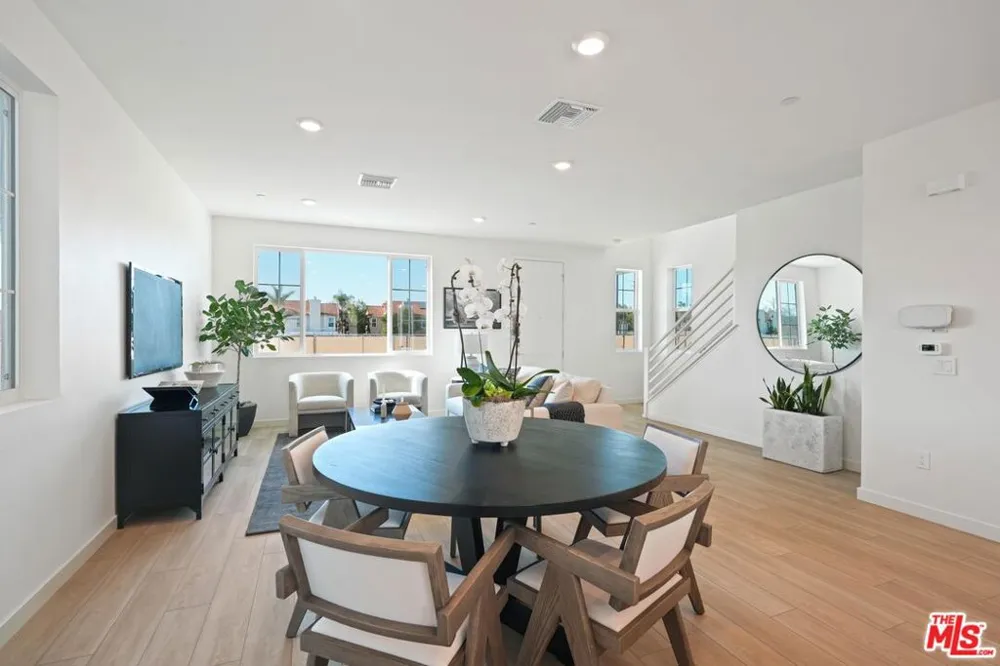 4874 Arroyo Run Moorpark, CA 93021