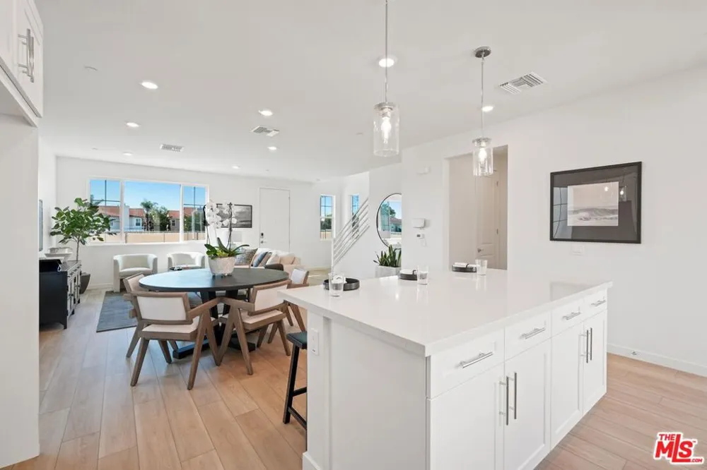 4874 Arroyo Run Moorpark, CA 93021