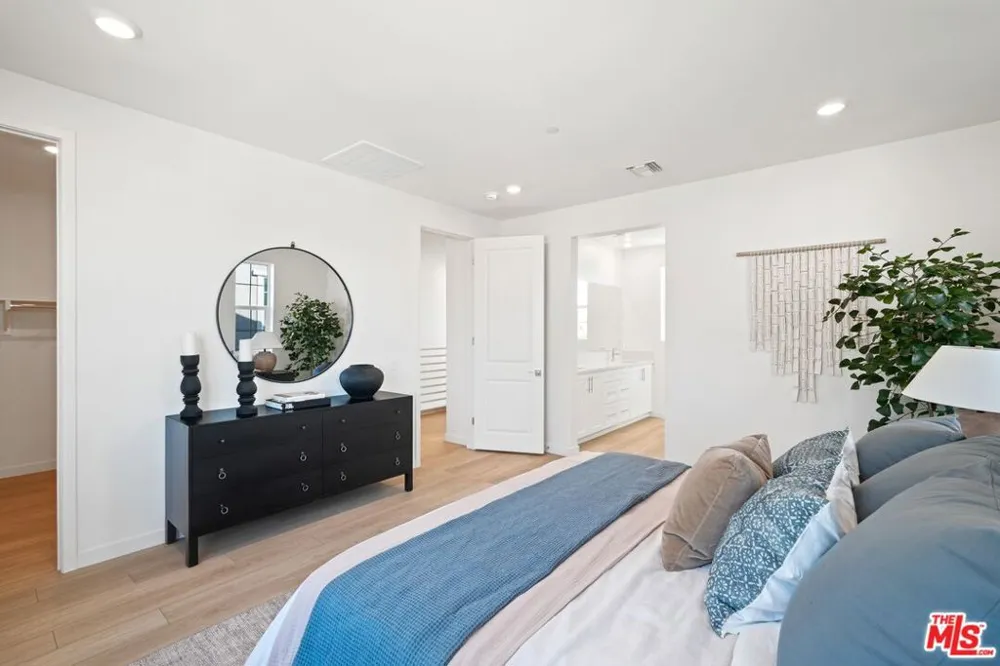 4874 Arroyo Run Moorpark, CA 93021
