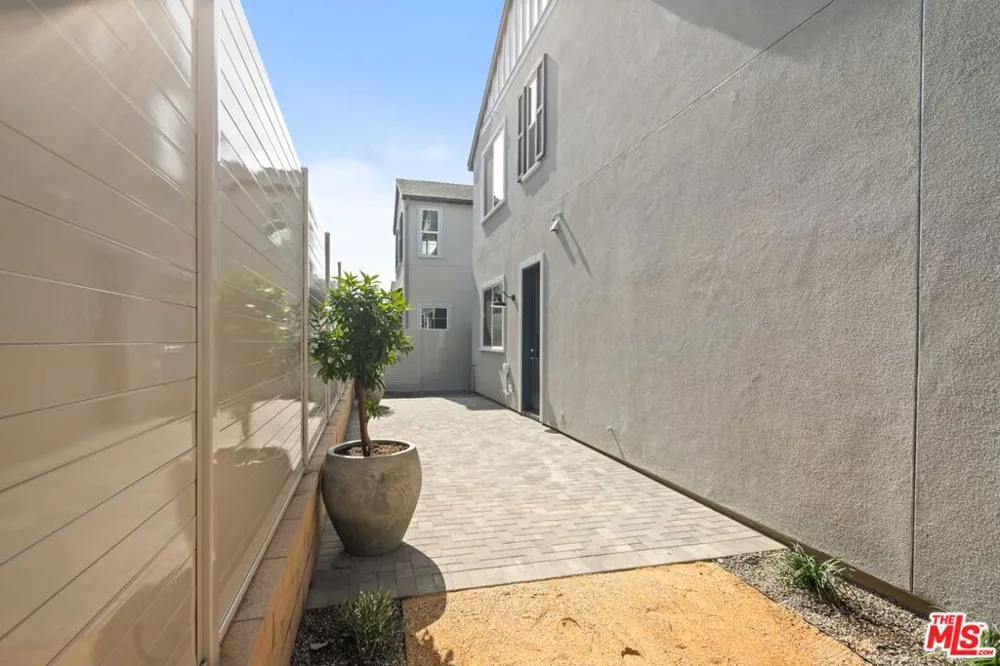 4874 Arroyo Run Moorpark, CA 93021