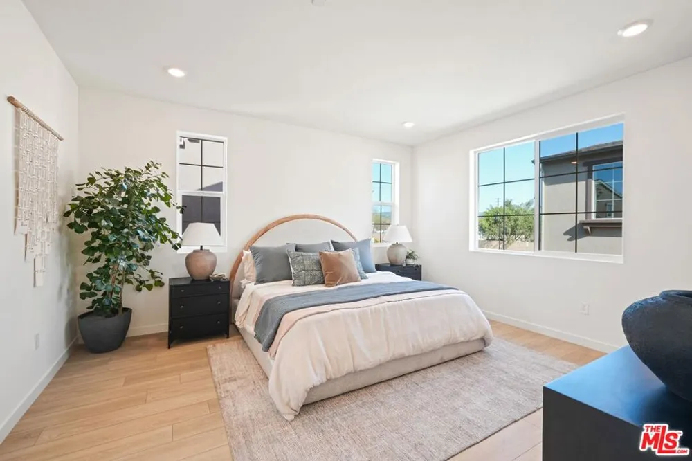 4874 Arroyo Run Moorpark, CA 93021