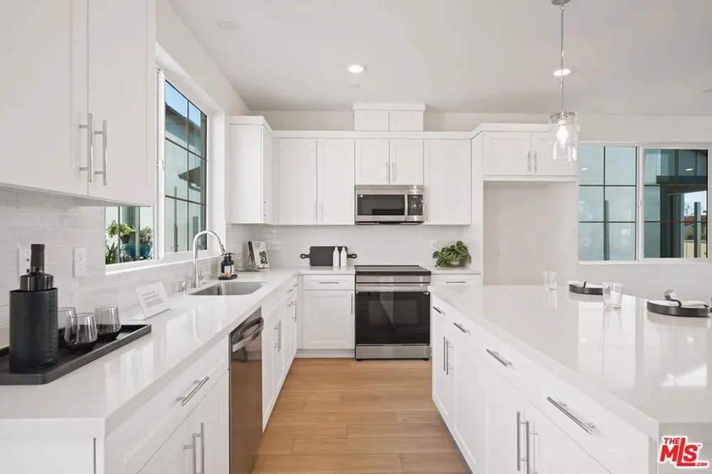 4874 Arroyo Run Moorpark, CA 93021