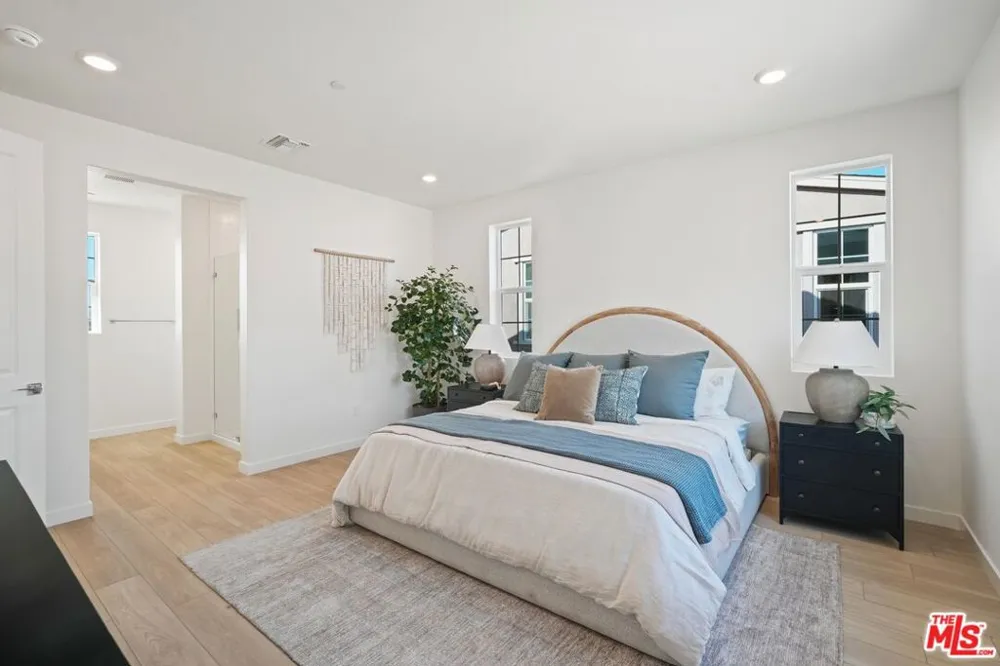 4874 Arroyo Run Moorpark, CA 93021