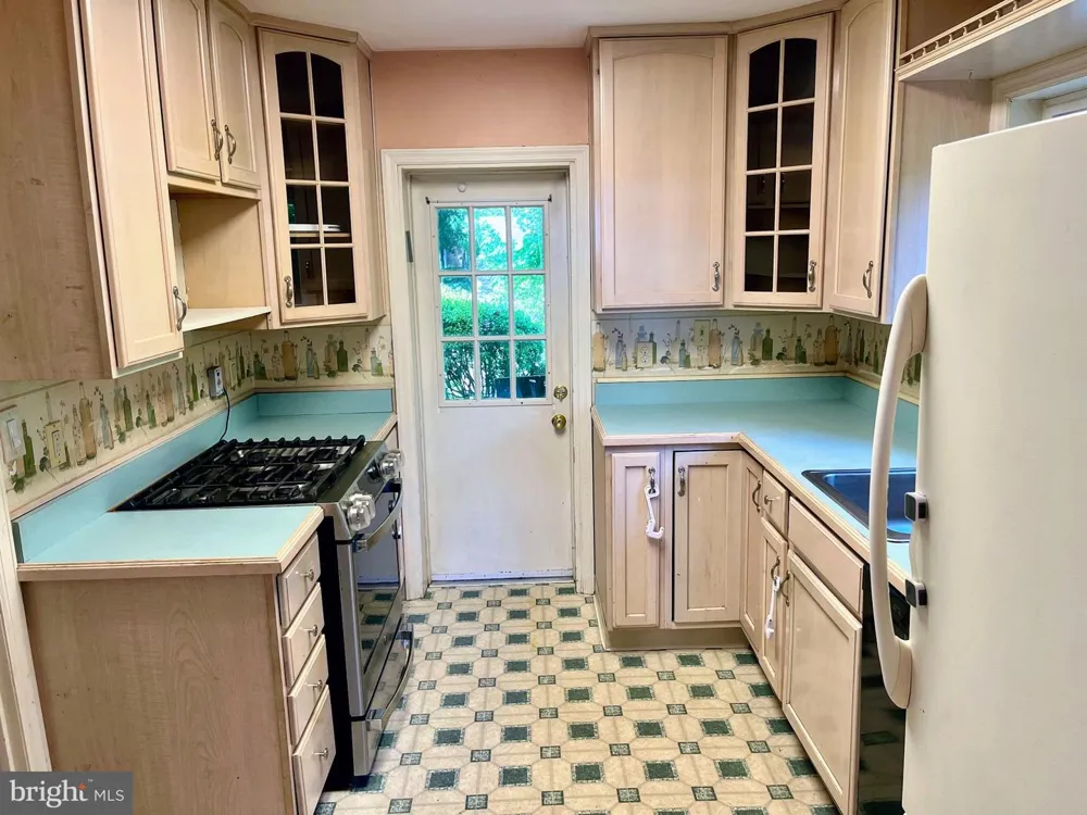 6232 WOODCREST AVENUE Baltimore, MD 21209