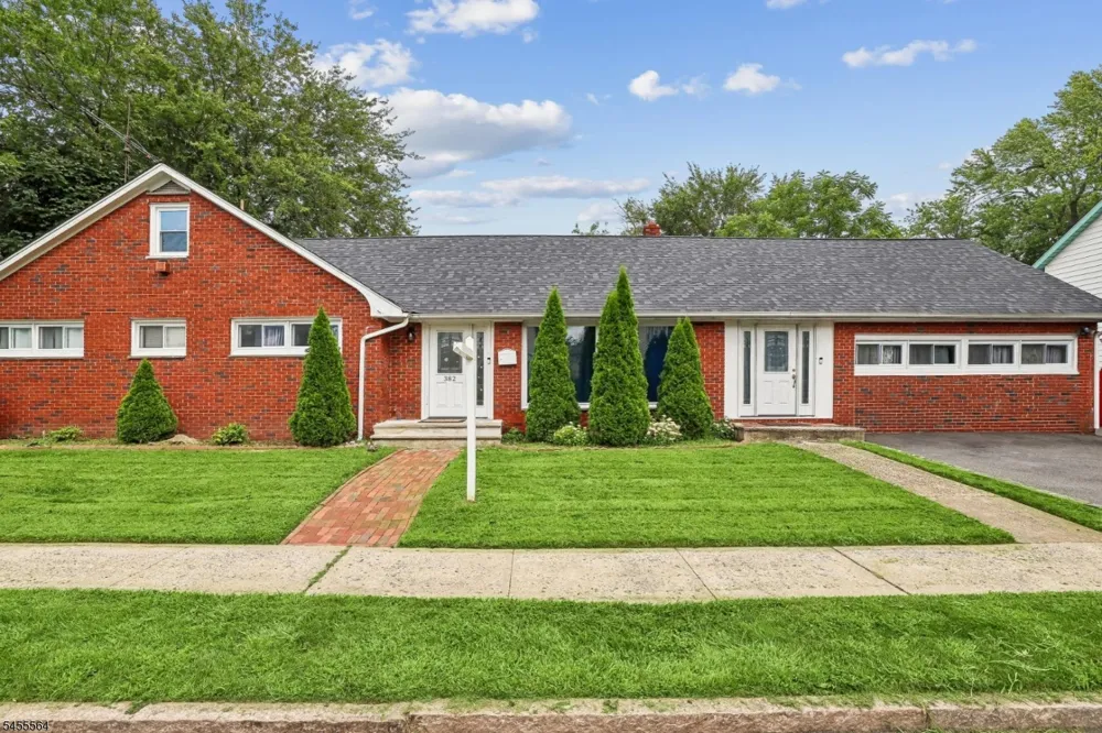 382 Amherst St East Orange City, NJ 07018