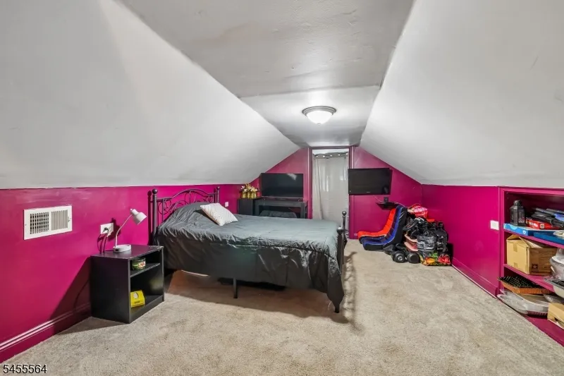 382 Amherst St East Orange City, NJ 07018