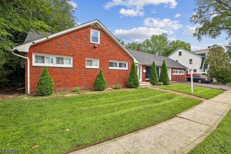 382 Amherst St East Orange City, NJ 07018