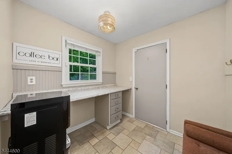 1 Cardinal Dr Sparta, NJ 07871