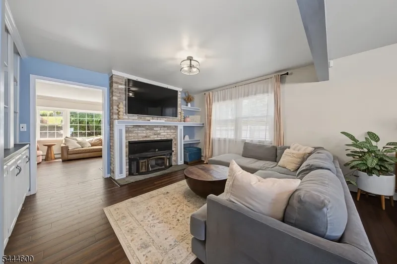 1 Cardinal Dr Sparta, NJ 07871