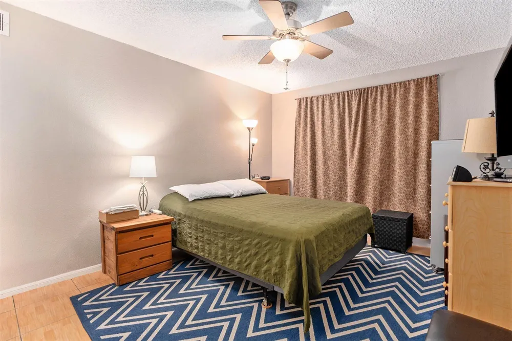 1500 Bay Area Boulevard #424 Houston, TX 77058