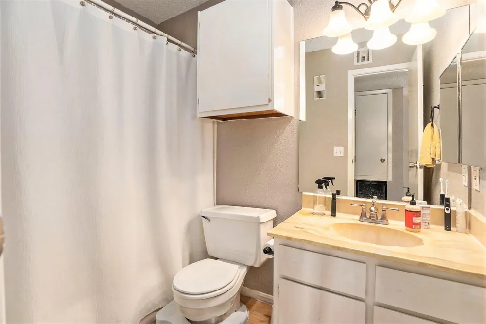 1500 Bay Area Boulevard #424 Houston, TX 77058