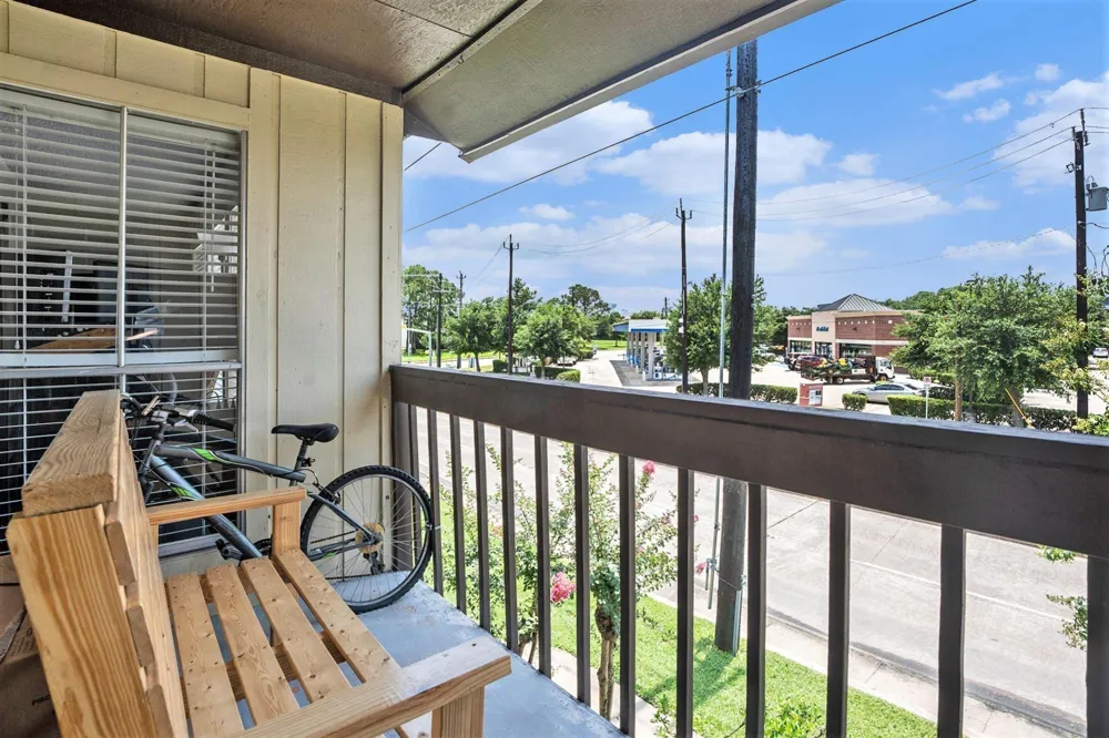 1500 Bay Area Boulevard #424 Houston, TX 77058