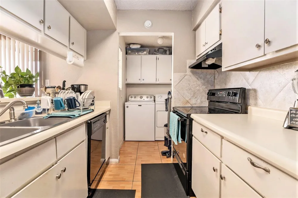 1500 Bay Area Boulevard #424 Houston, TX 77058