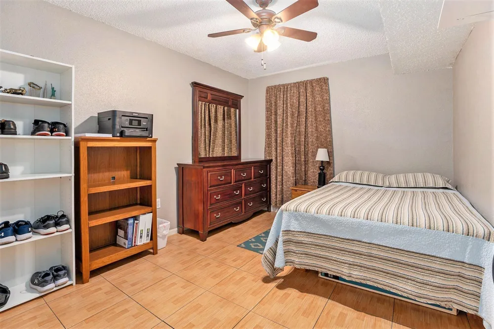1500 Bay Area Boulevard #424 Houston, TX 77058