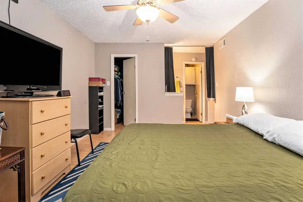 1500 Bay Area Boulevard #424 Houston, TX 77058