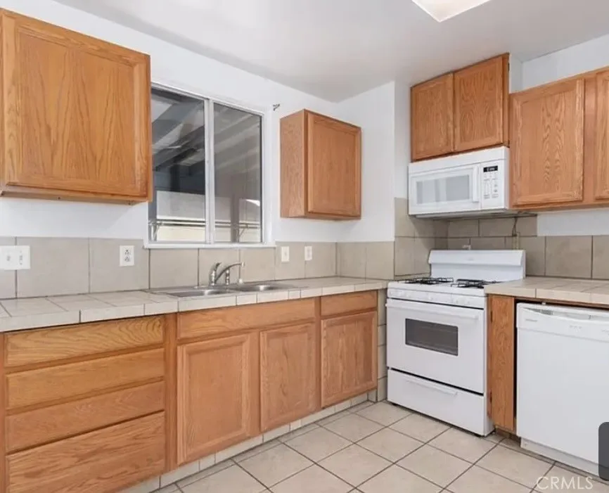 13045 La Mesa Desert Hot Springs, CA 92240