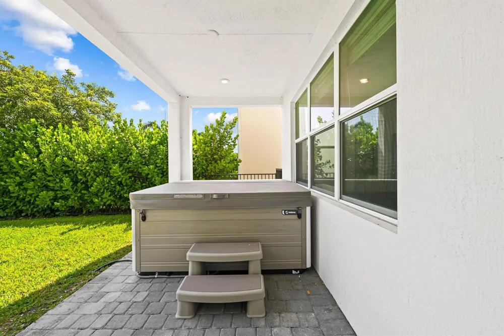 1131 VERDE COURT Deerfield Beach, FL 33064
