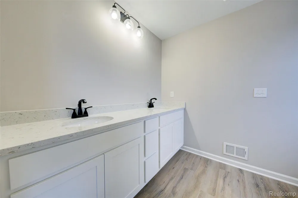 2097 Shale Drive Marion Township, MI 48843