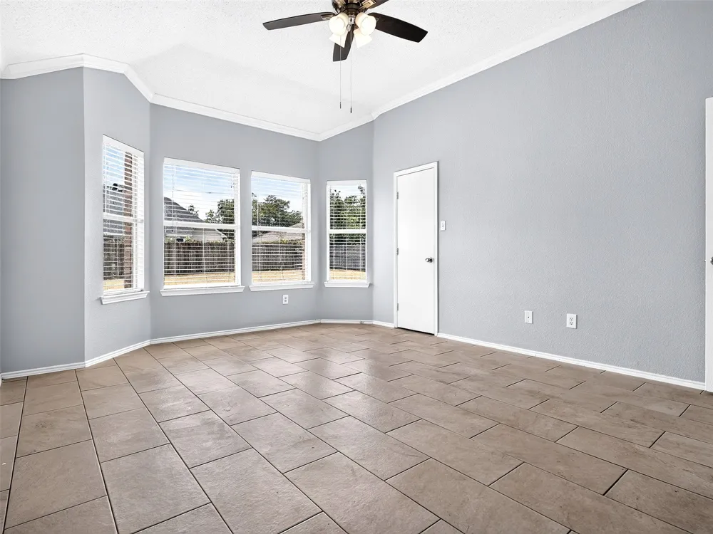 1022 Pondview Drive Cedar Hill, TX 75104