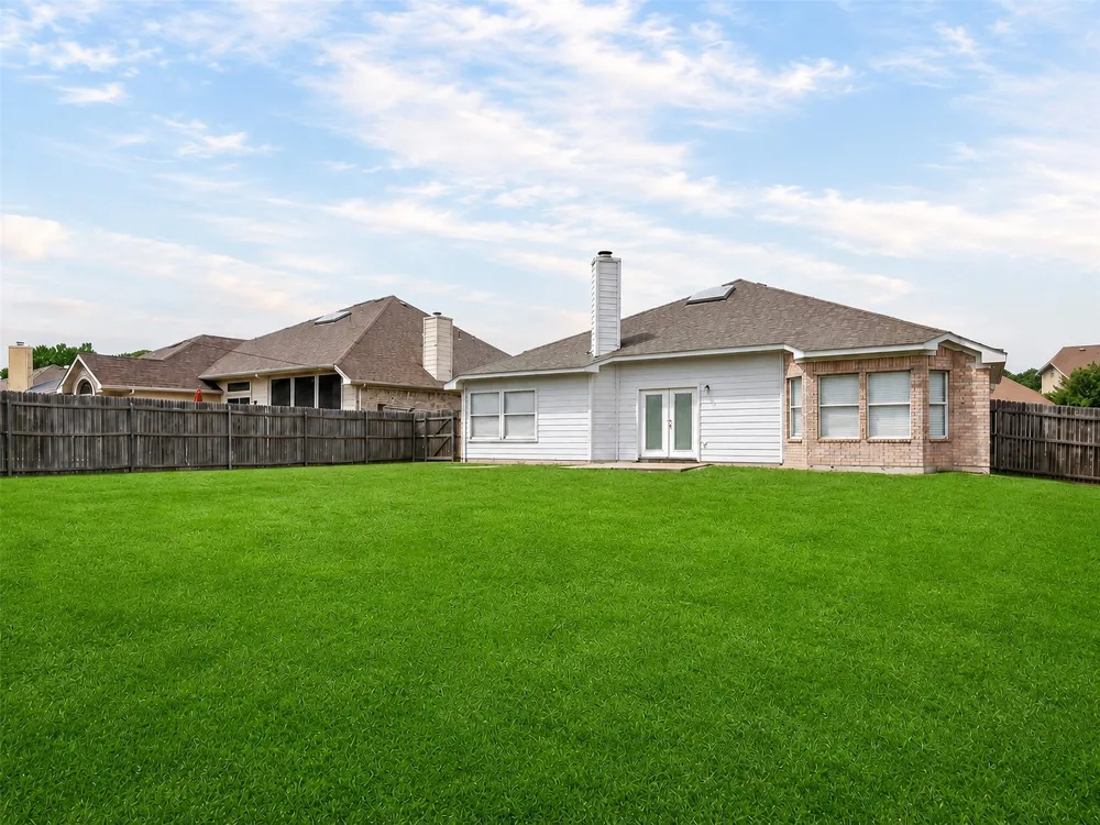 1022 Pondview Drive Cedar Hill, TX 75104
