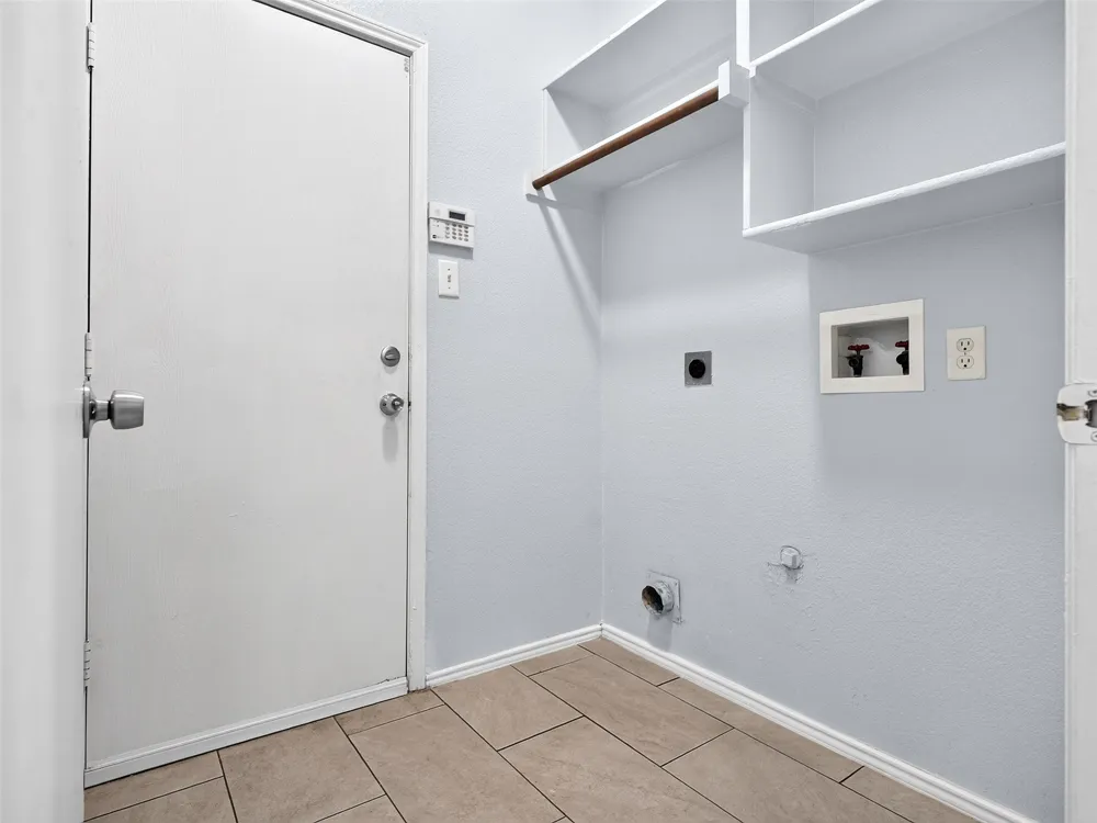 1022 Pondview Drive Cedar Hill, TX 75104