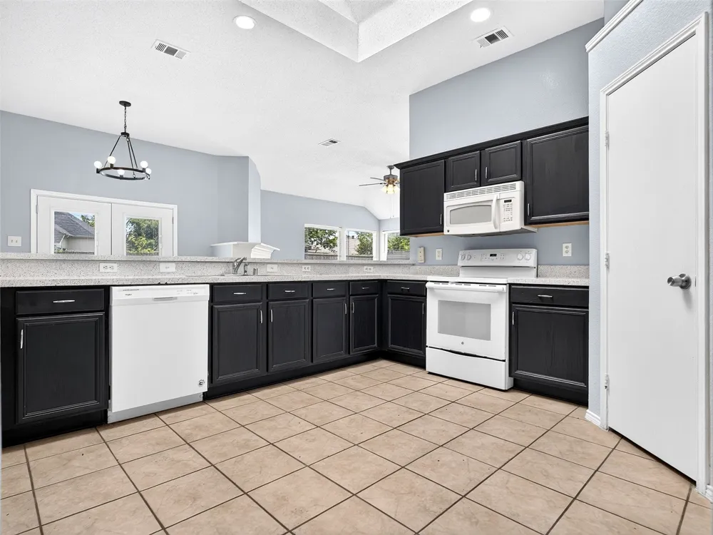 1022 Pondview Drive Cedar Hill, TX 75104