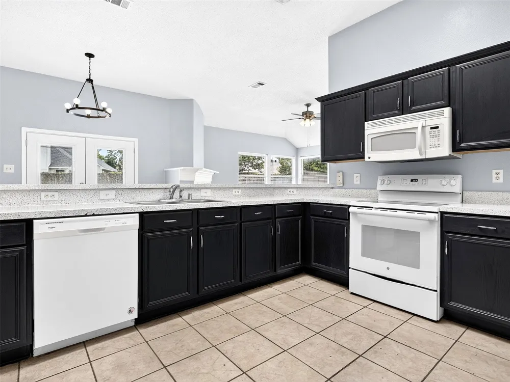 1022 Pondview Drive Cedar Hill, TX 75104