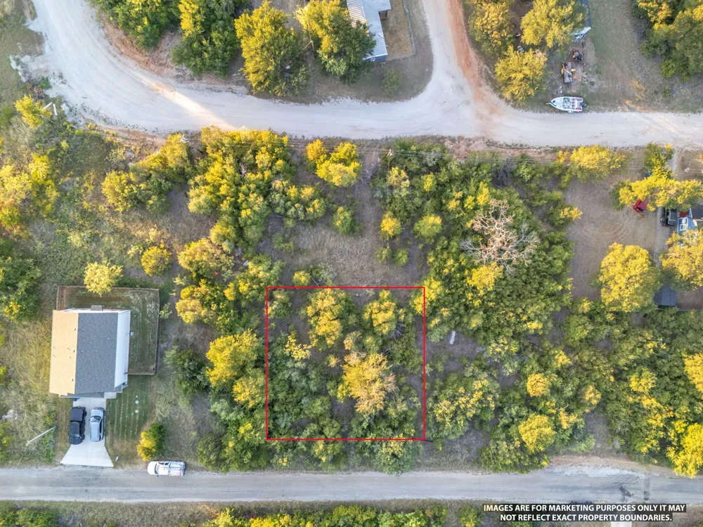 5712 Black Pine Circle Granbury, TX 76048