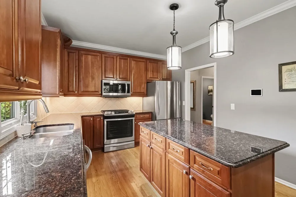 3739 Warwick Drive Rochester Hills, MI 48309
