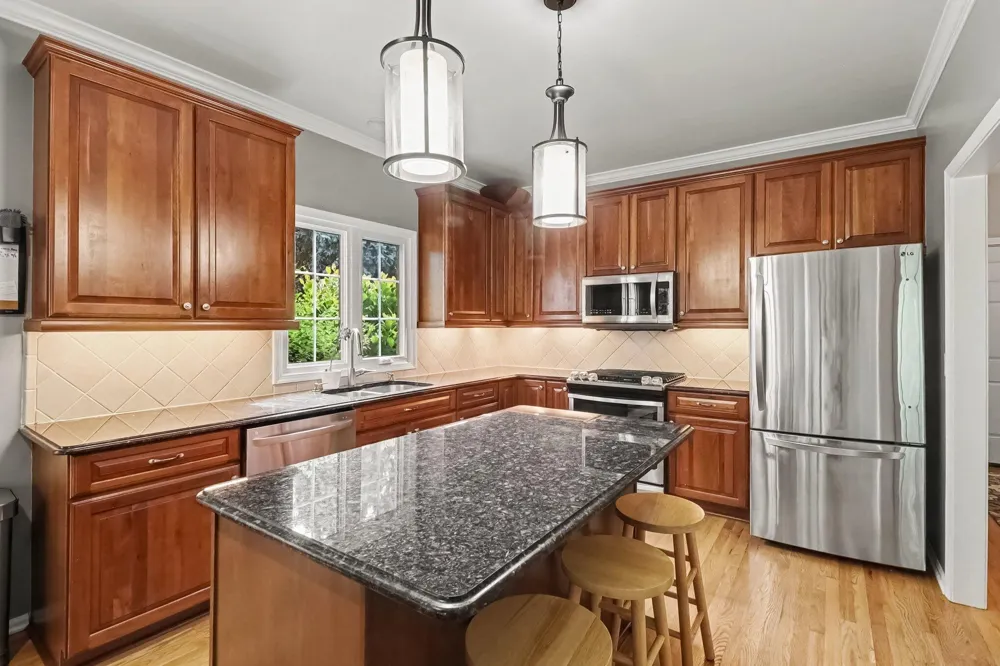 3739 Warwick Drive Rochester Hills, MI 48309