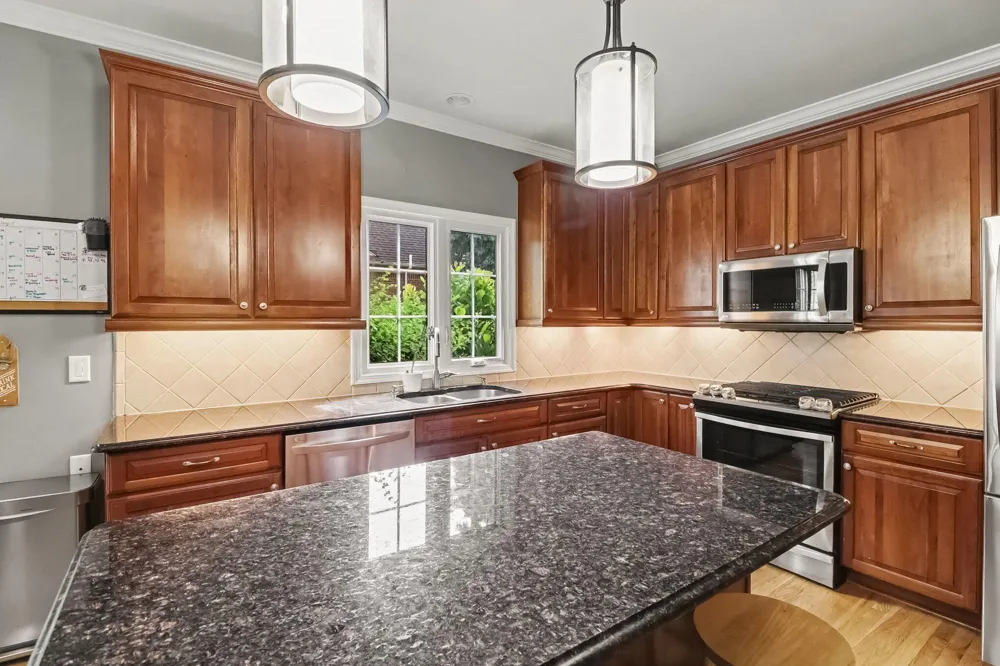 3739 Warwick Drive Rochester Hills, MI 48309