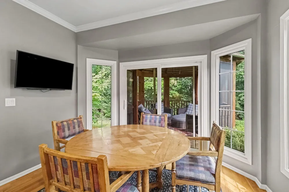 3739 Warwick Drive Rochester Hills, MI 48309