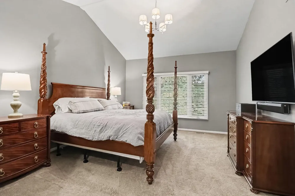 3739 Warwick Drive Rochester Hills, MI 48309
