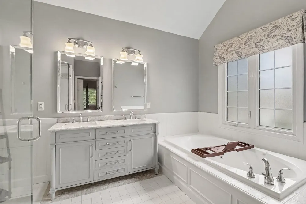 3739 Warwick Drive Rochester Hills, MI 48309
